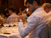 Axit dễ bay hơi là gì?