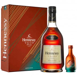RƯỢU COGNAC HENNESSY V.S.O.P 700ML HỘP QUÀ